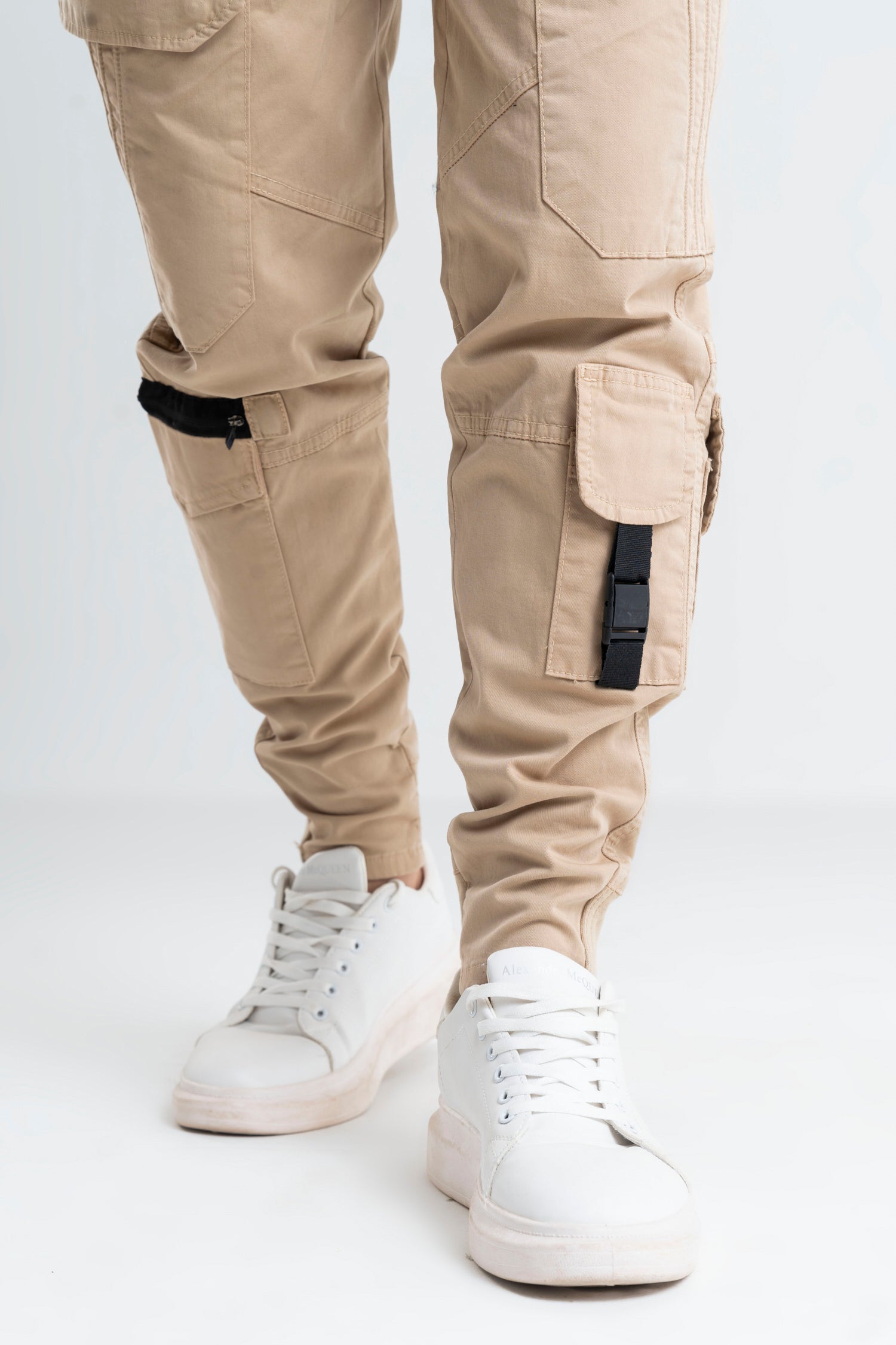 MULTI POCKETS GABADINE PANTS