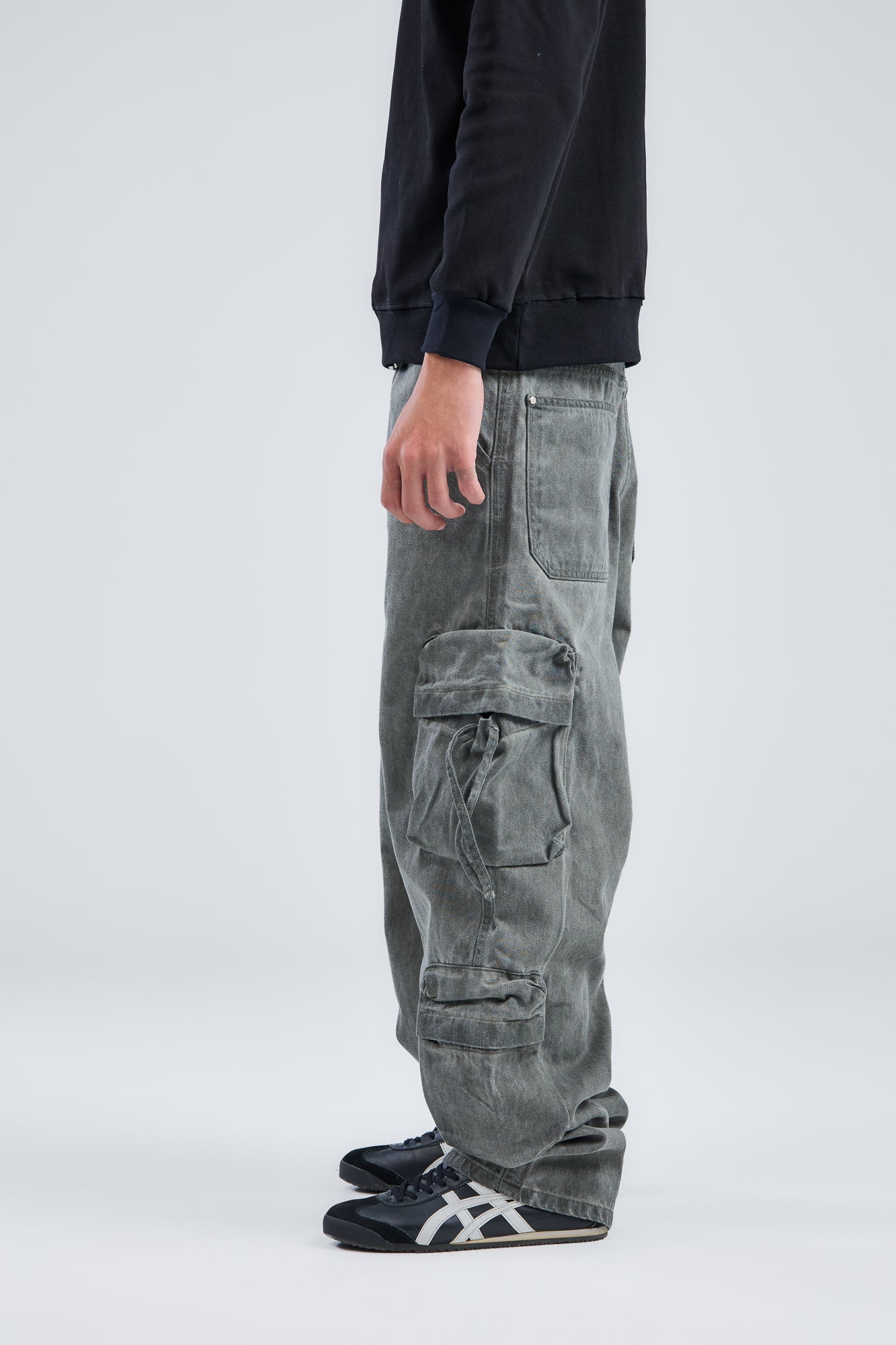 Balloon fit cargo denim jeans