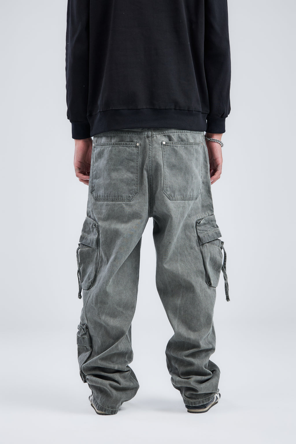 Balloon fit cargo denim jeans