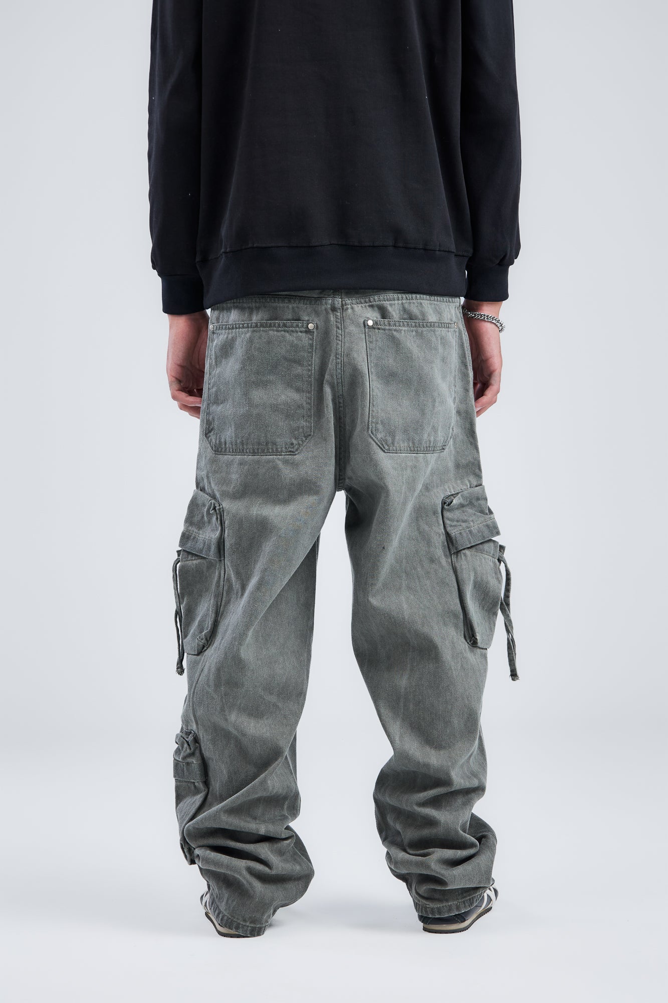 Balloon fit cargo denim jeans