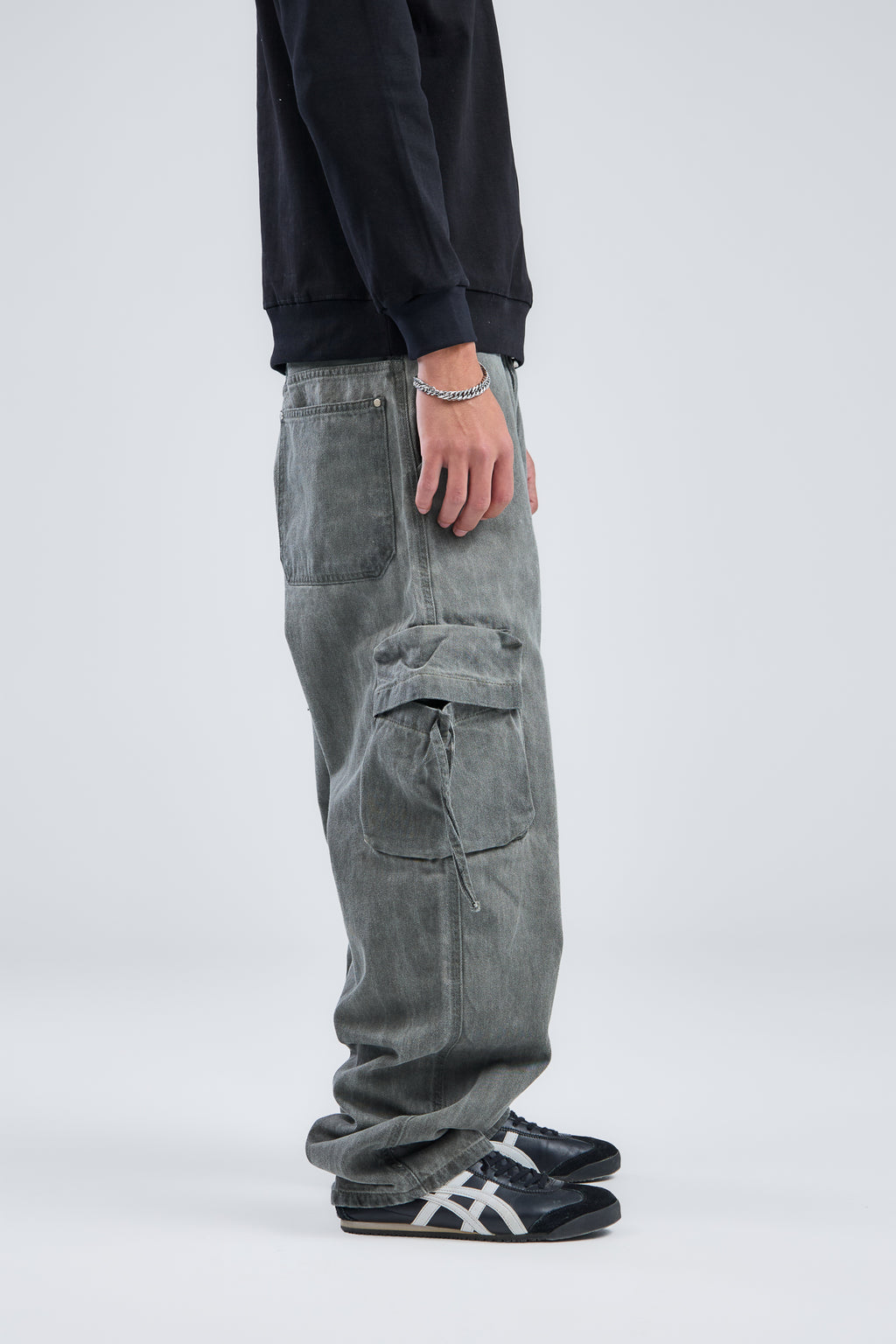 Balloon fit cargo denim jeans