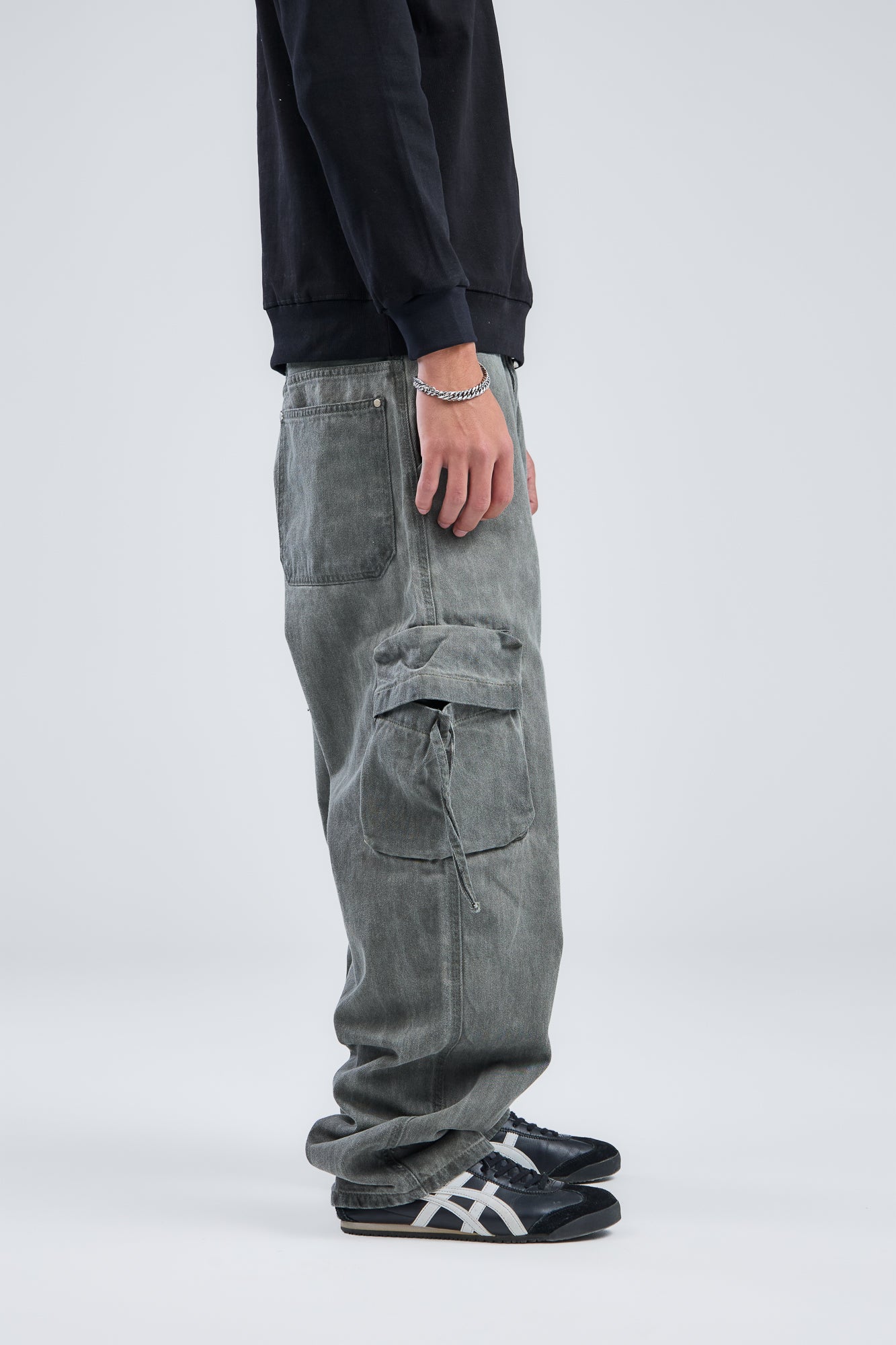 Balloon fit cargo denim jeans