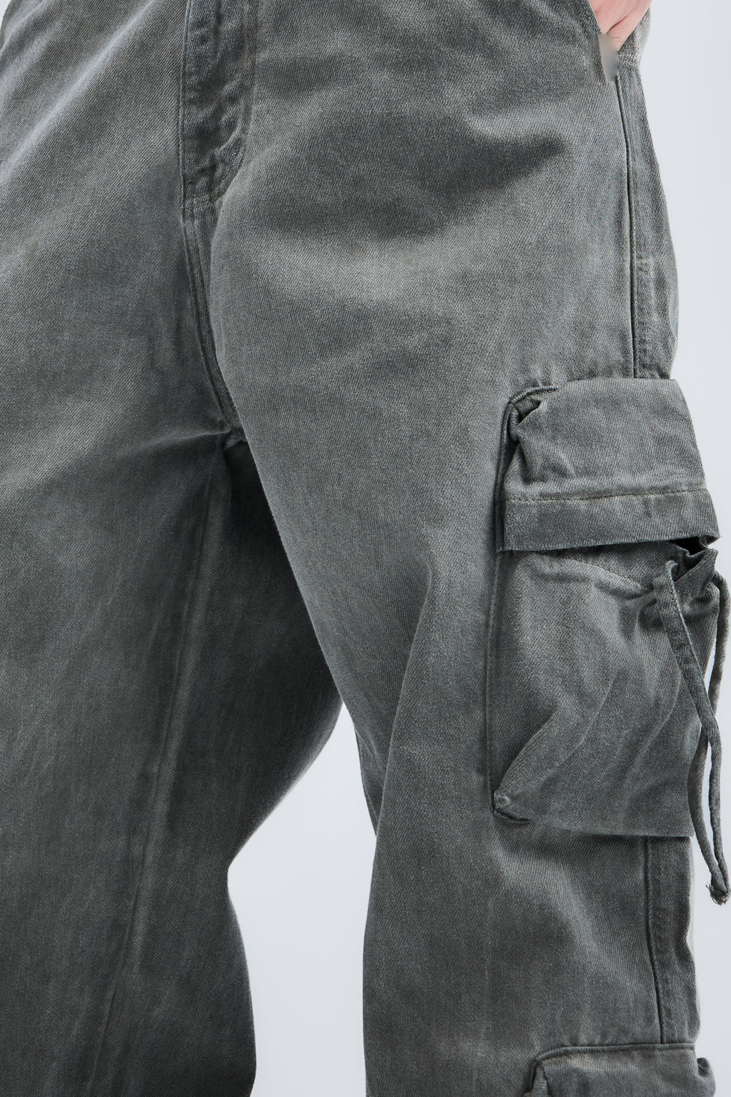 Balloon fit cargo denim jeans