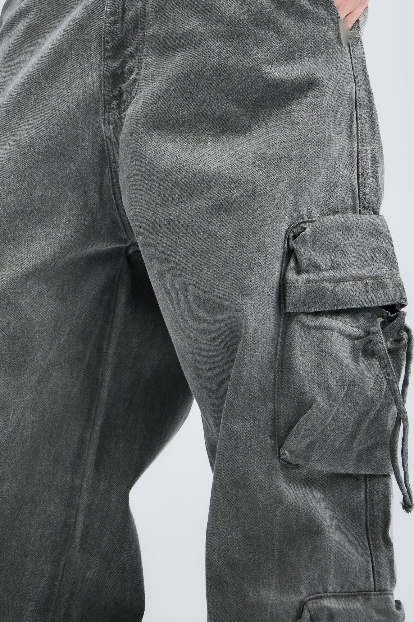 Balloon fit cargo denim jeans