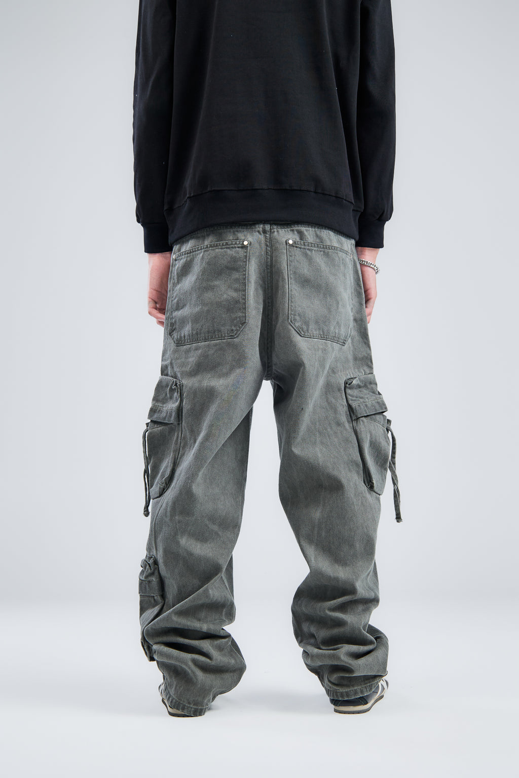 Balloon fit cargo denim jeans