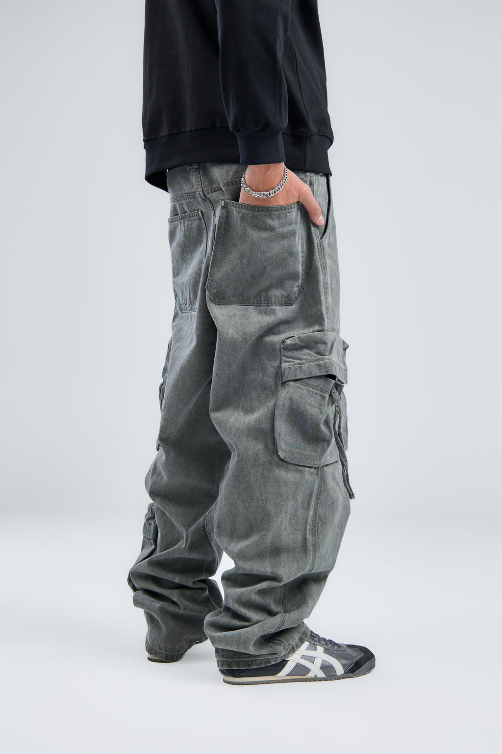 Balloon fit cargo denim jeans
