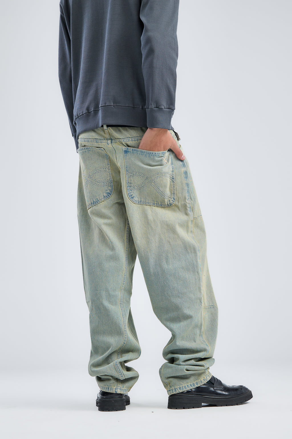 Skater Dirty Wash Denim
