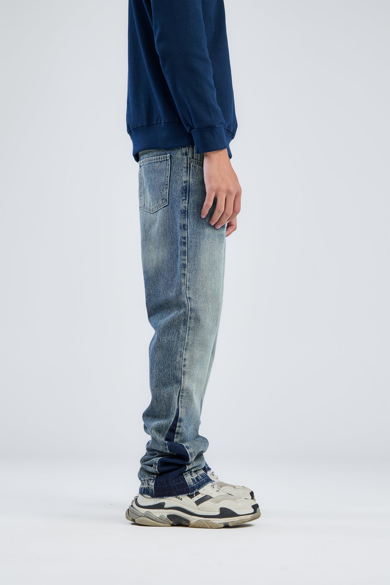 Washed Jeans Flare Fit