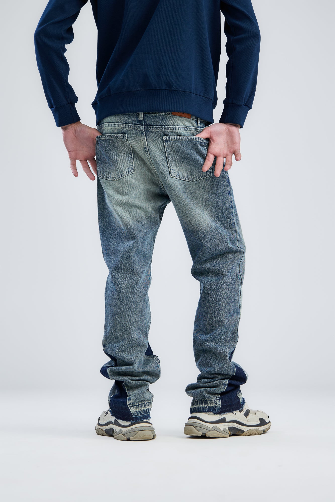 Washed Jeans Flare Fit
