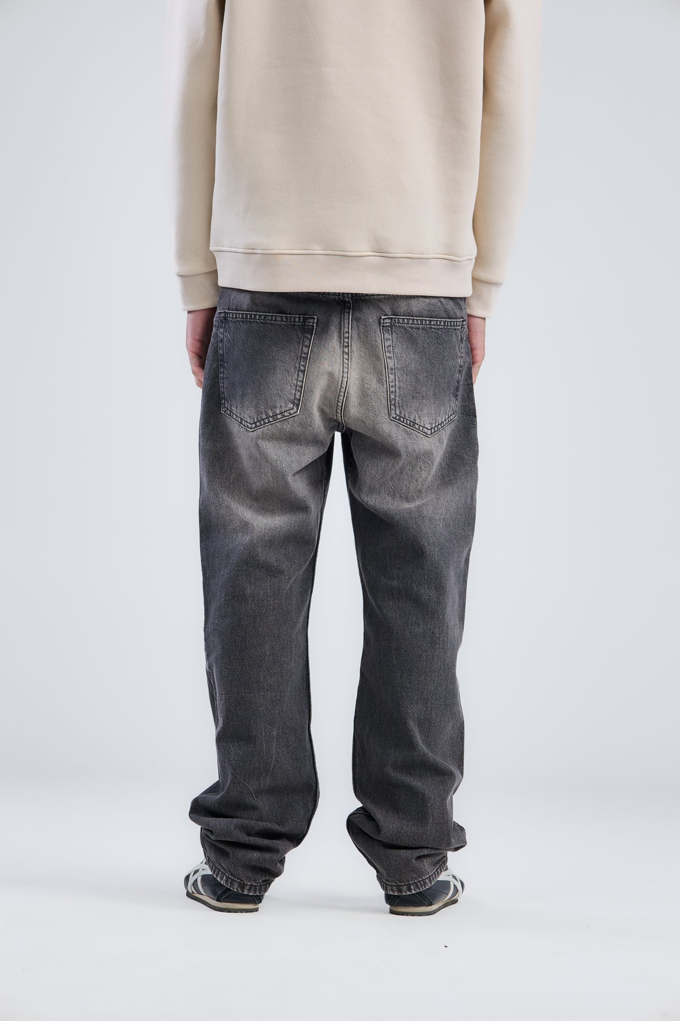 Skater Ripped Dirty Wash Denim