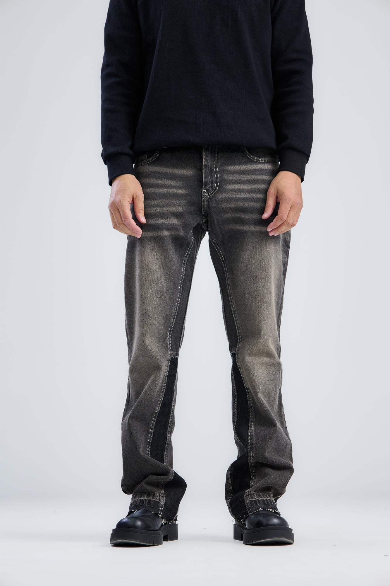 Washed Jeans Flare Fit