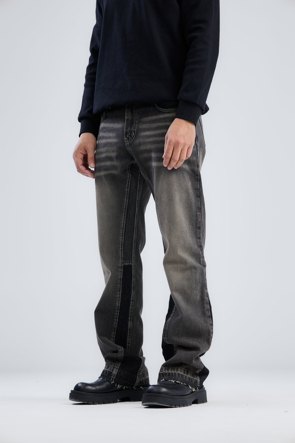 Washed Jeans Flare Fit