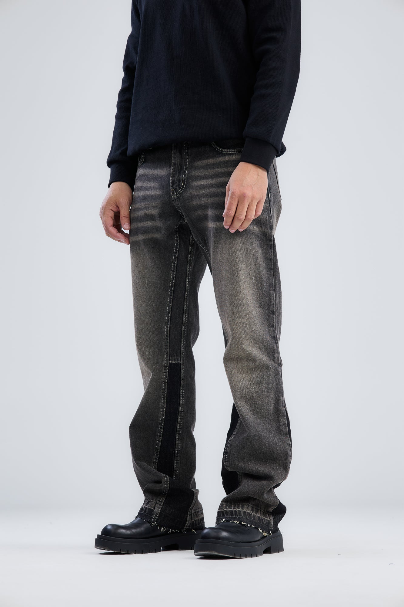 Washed Jeans Flare Fit