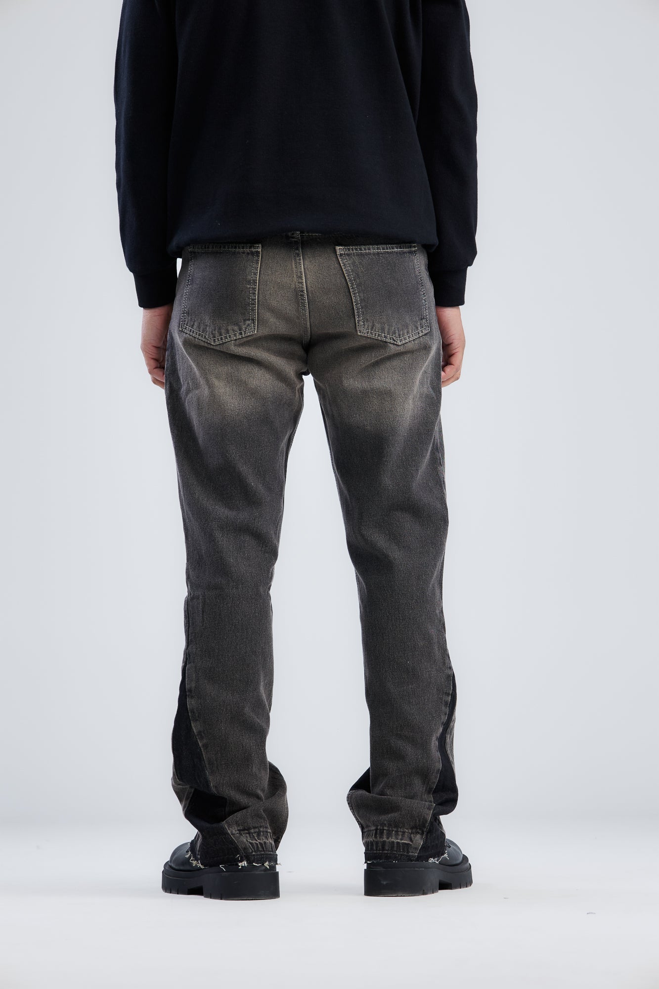 Washed Jeans Flare Fit