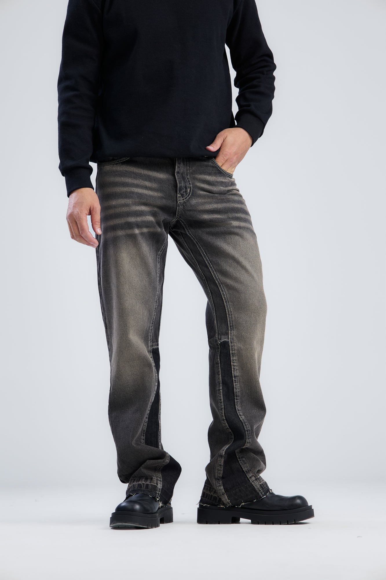 Washed Jeans Flare Fit