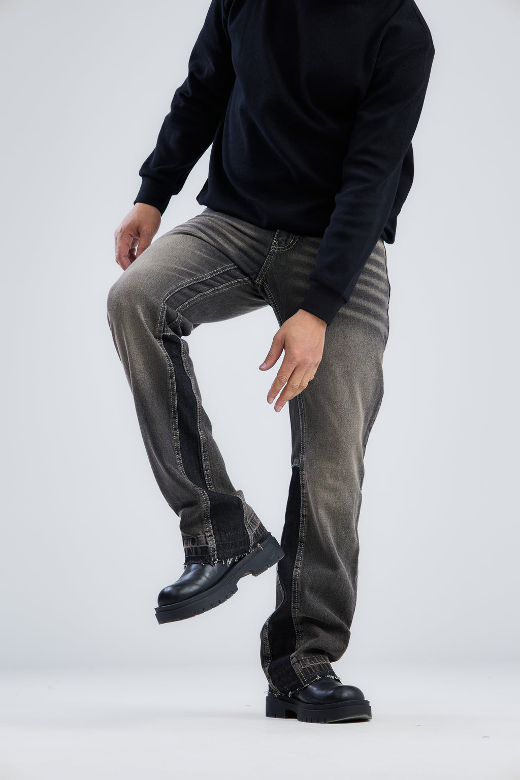 Washed Jeans Flare Fit