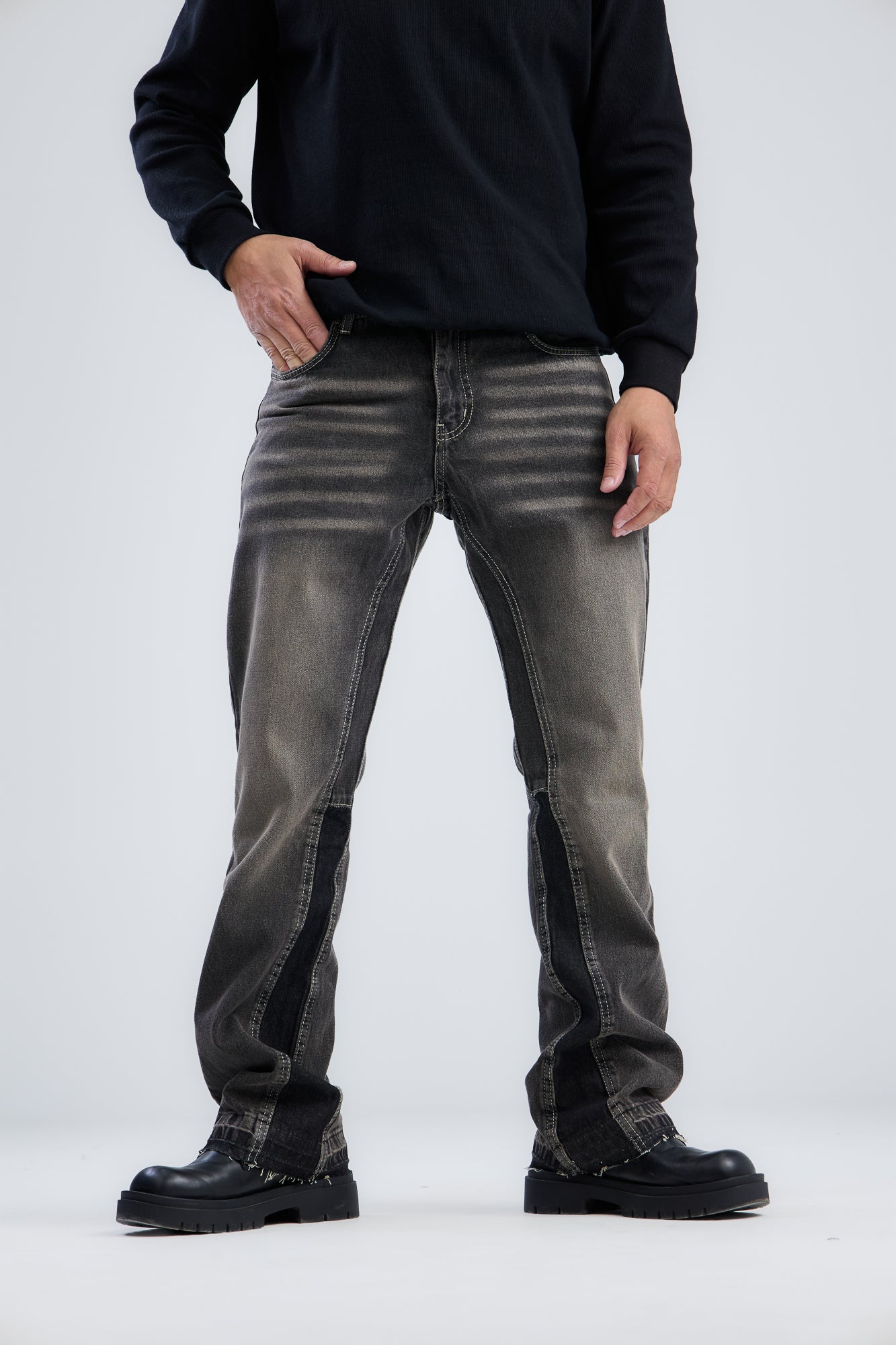 Washed Jeans Flare Fit