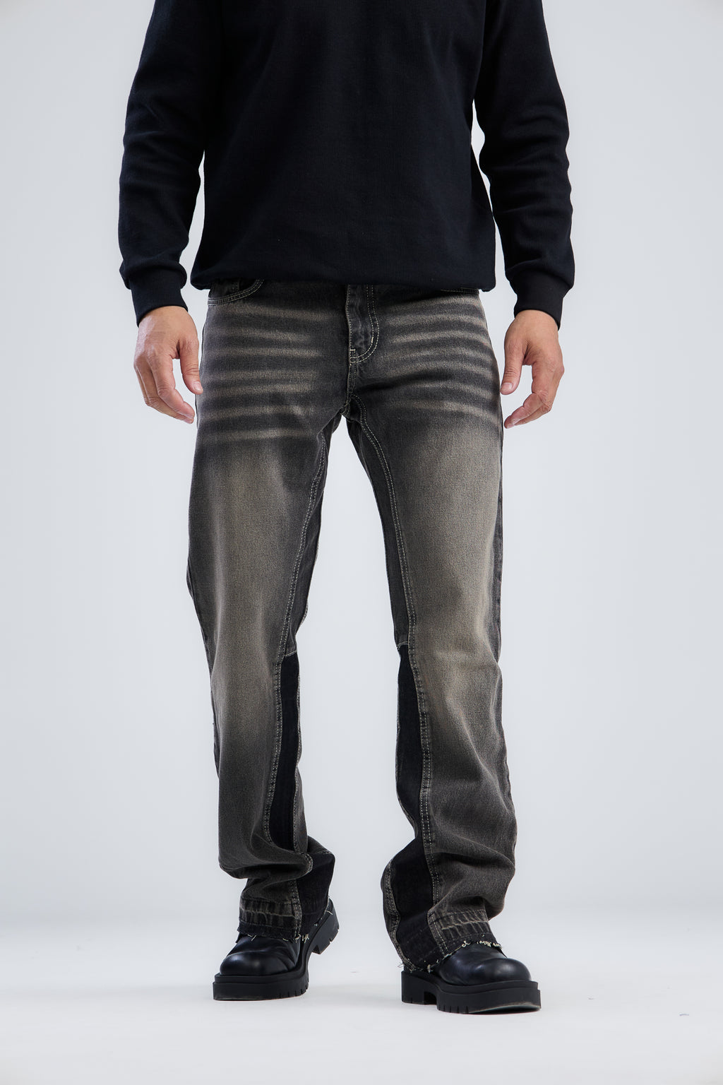 Washed Jeans Flare Fit