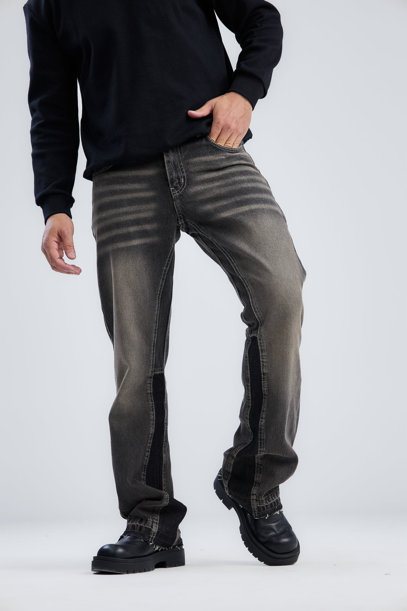 Washed Jeans Flare Fit