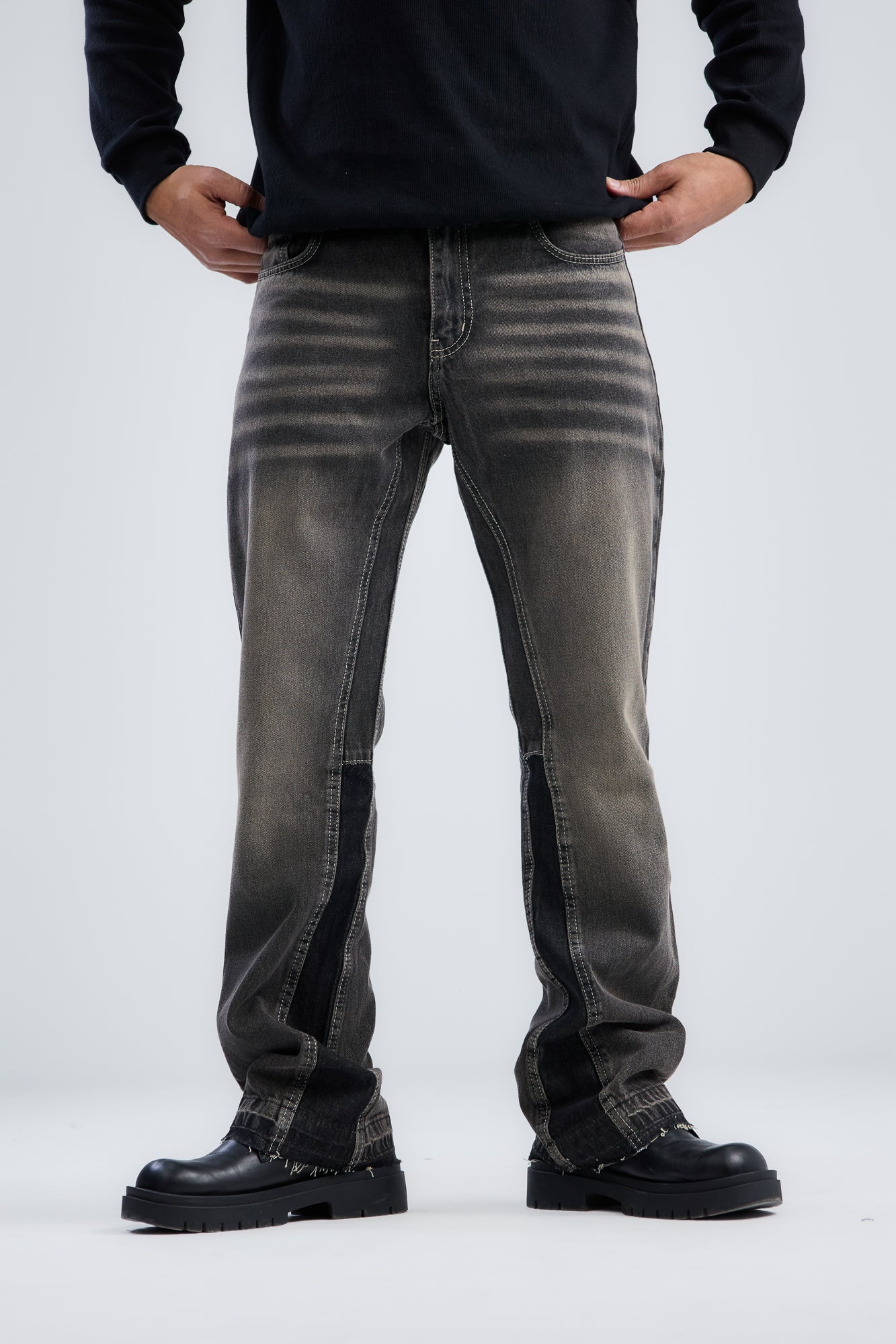 Washed Jeans Flare Fit