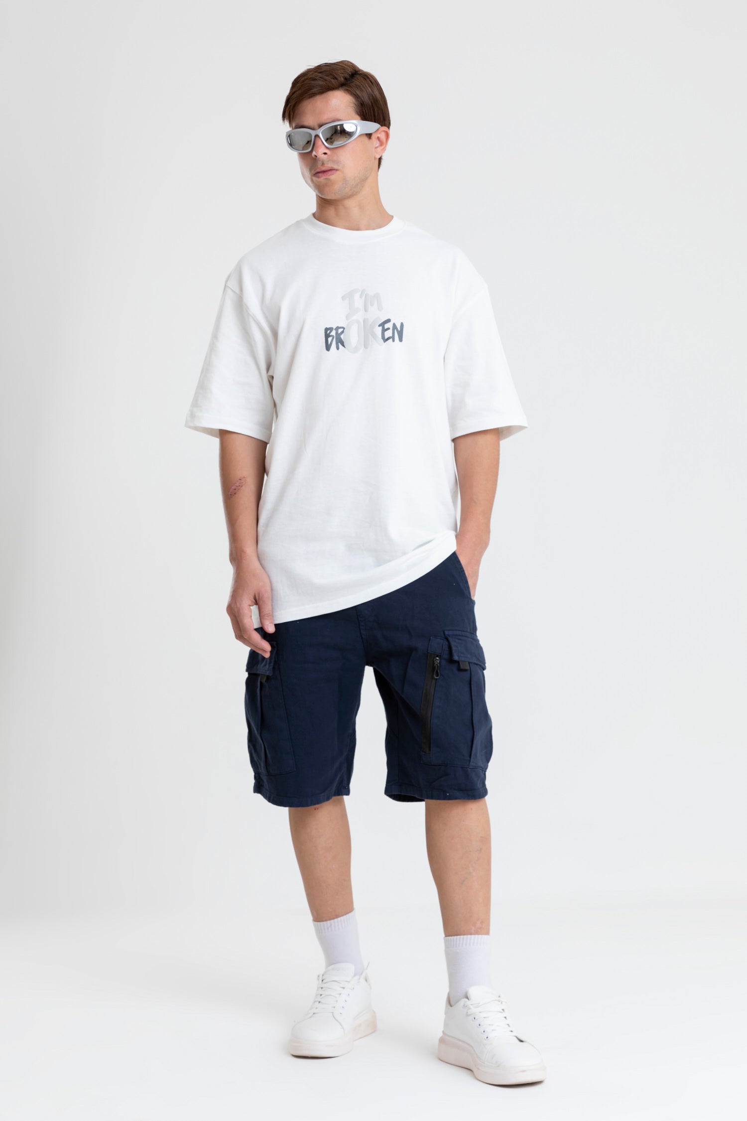 I'M BROKEN PRINTED T-SHIRT OVERSIZED