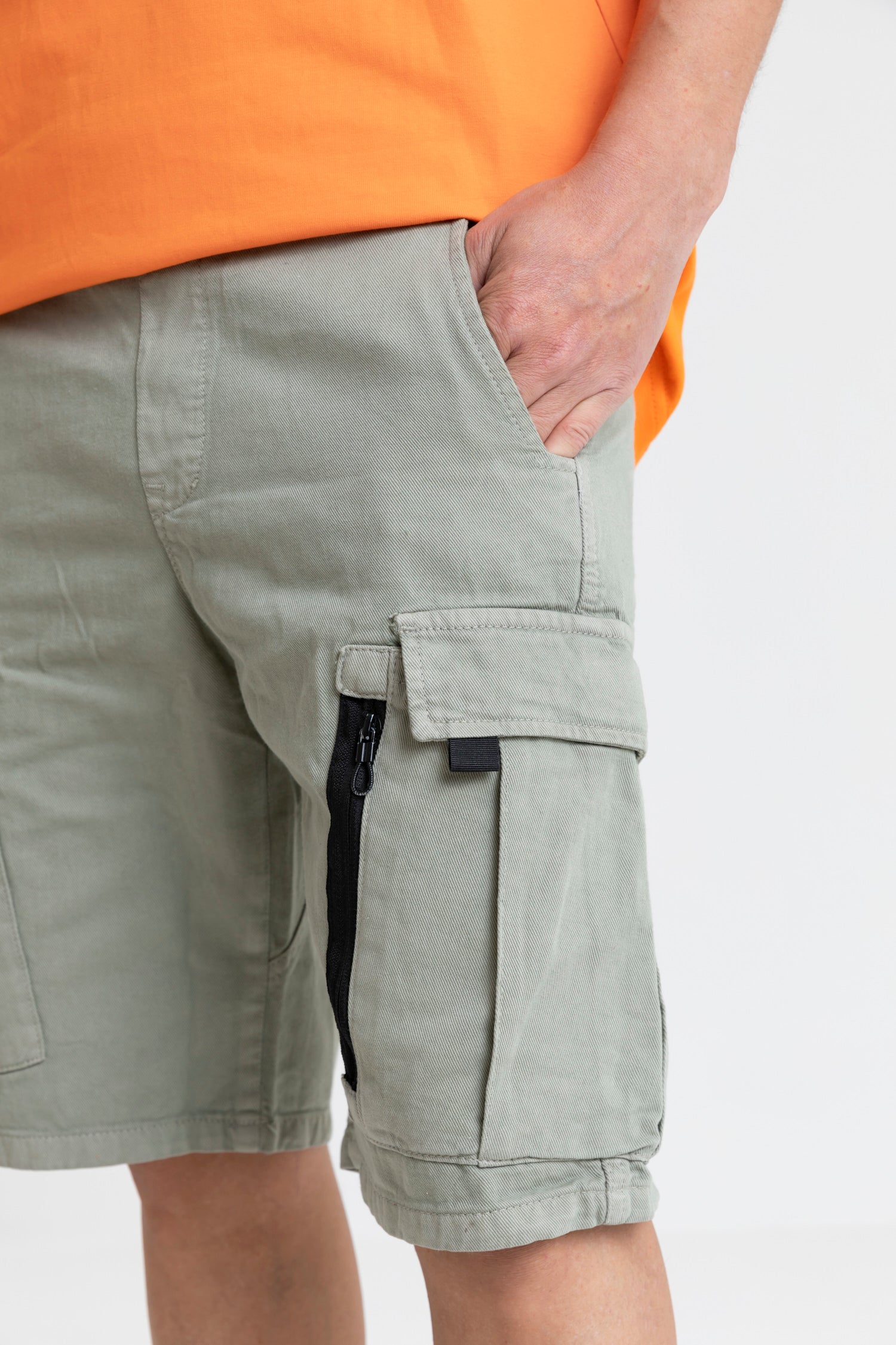 CARGO GABARDINE SHORT