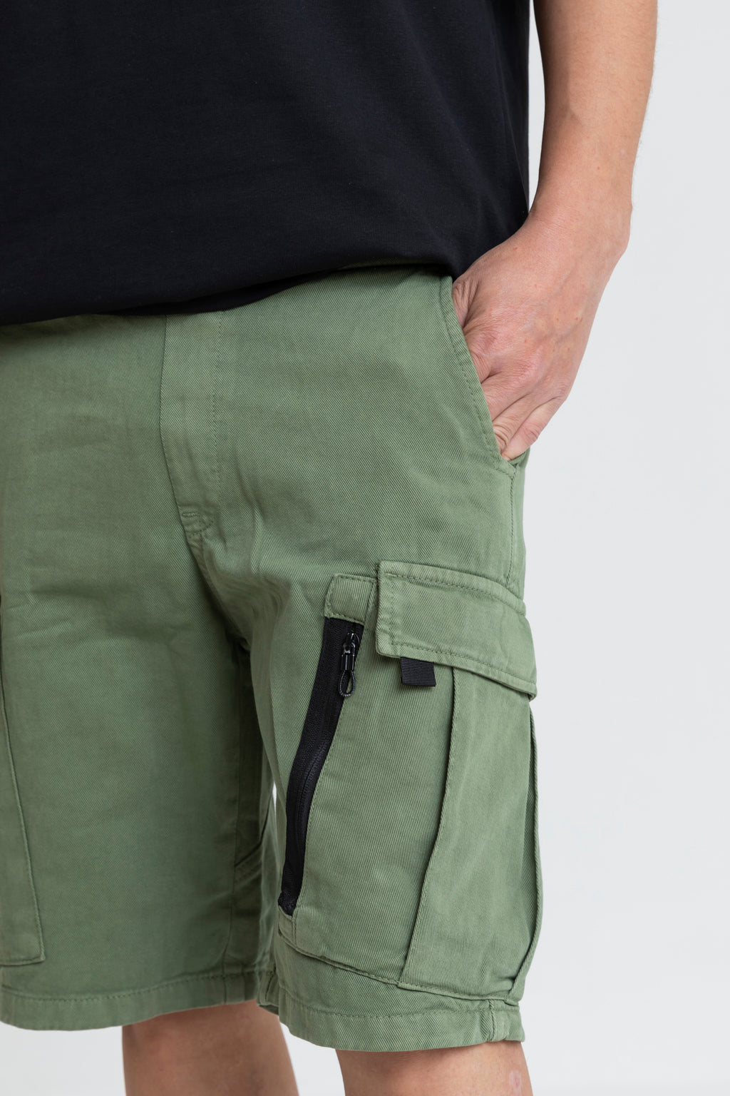 CARGO GABARDINE SHORT