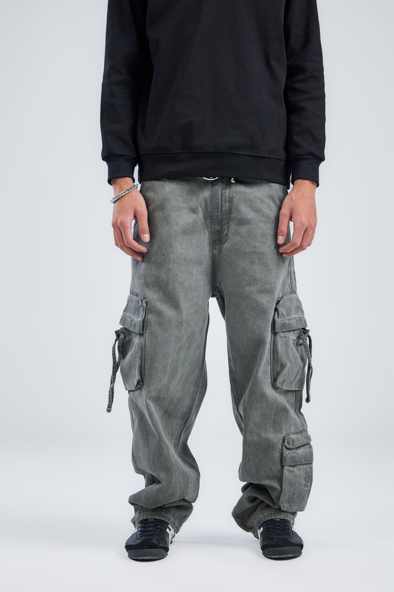 Balloon fit cargo denim jeans