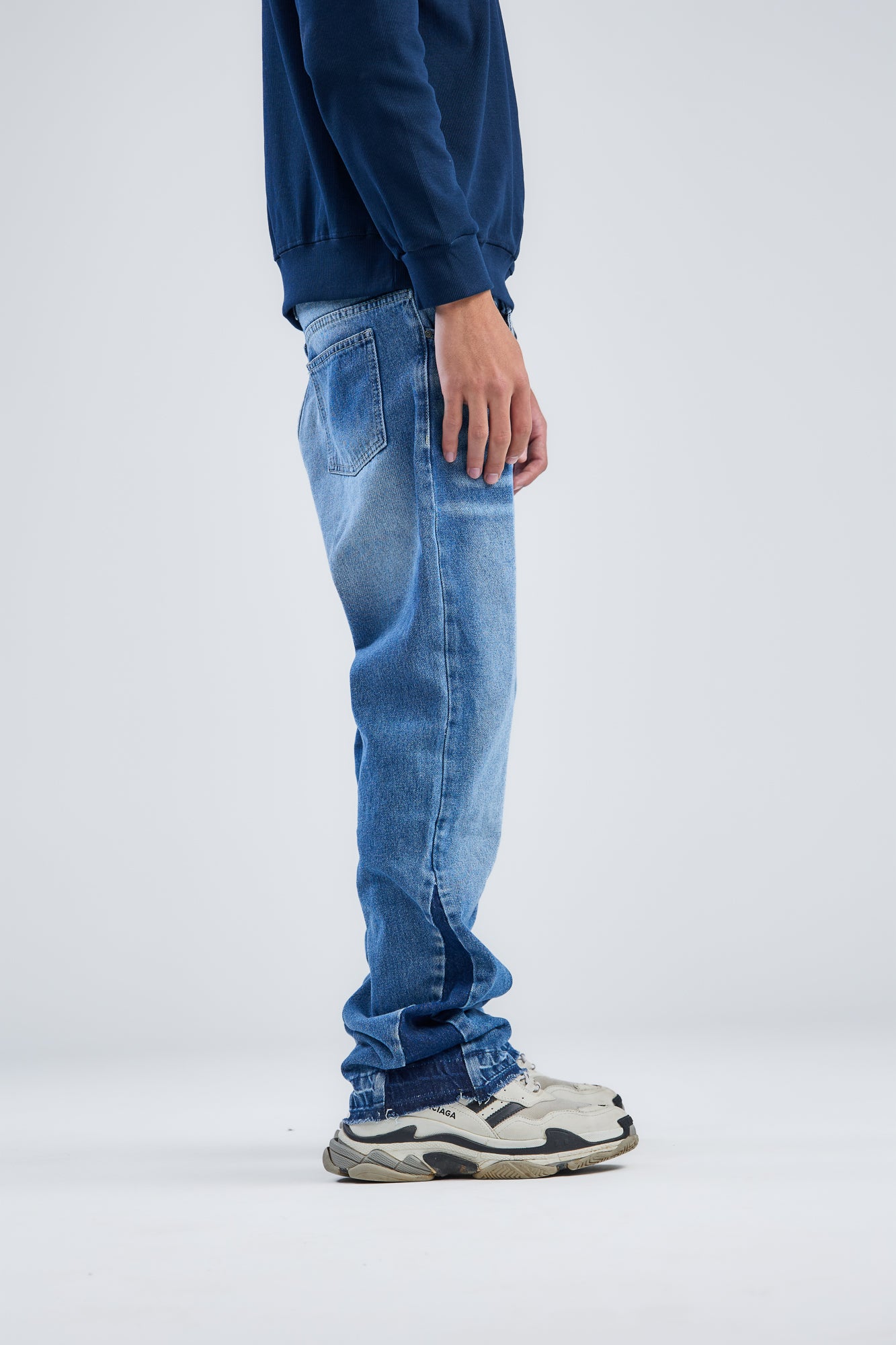 Washed Jeans Flare Fit