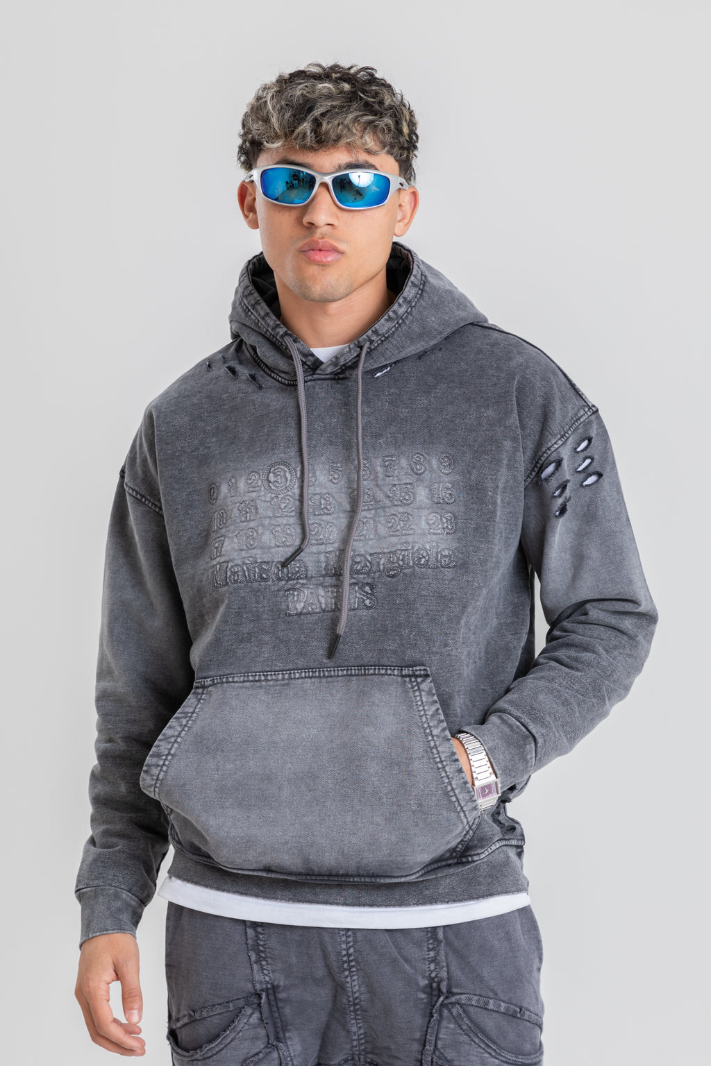 RIPPED WASHED HOODIE