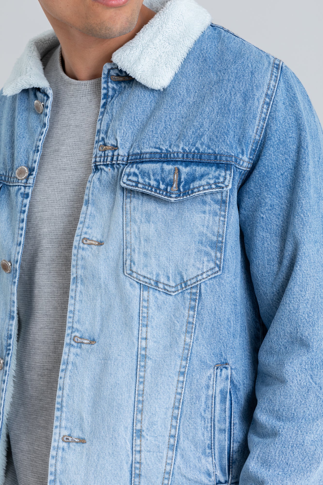 DENIM TRUCKER JACKET WITH BORG COLLAR